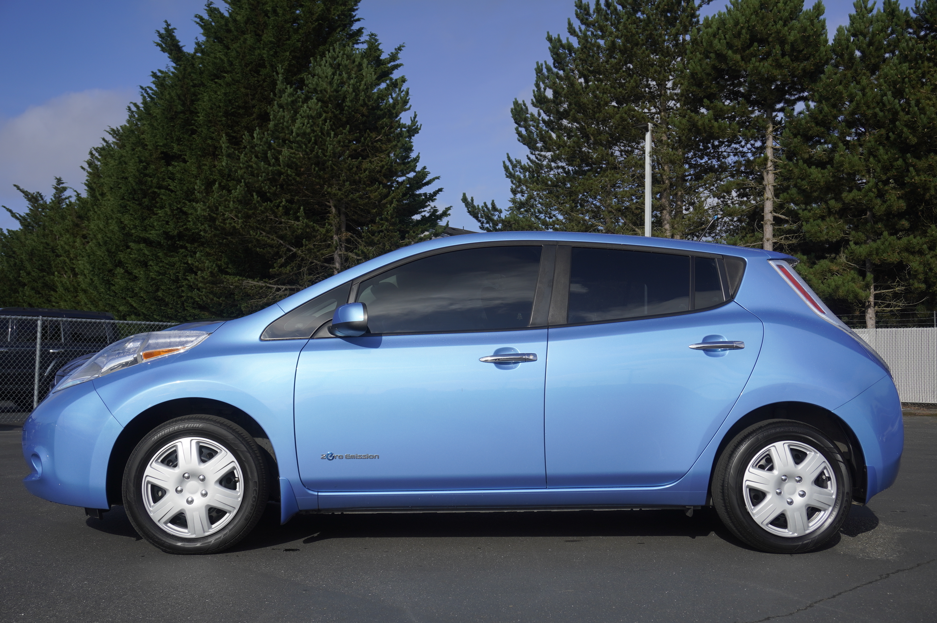 Nissan leaf s