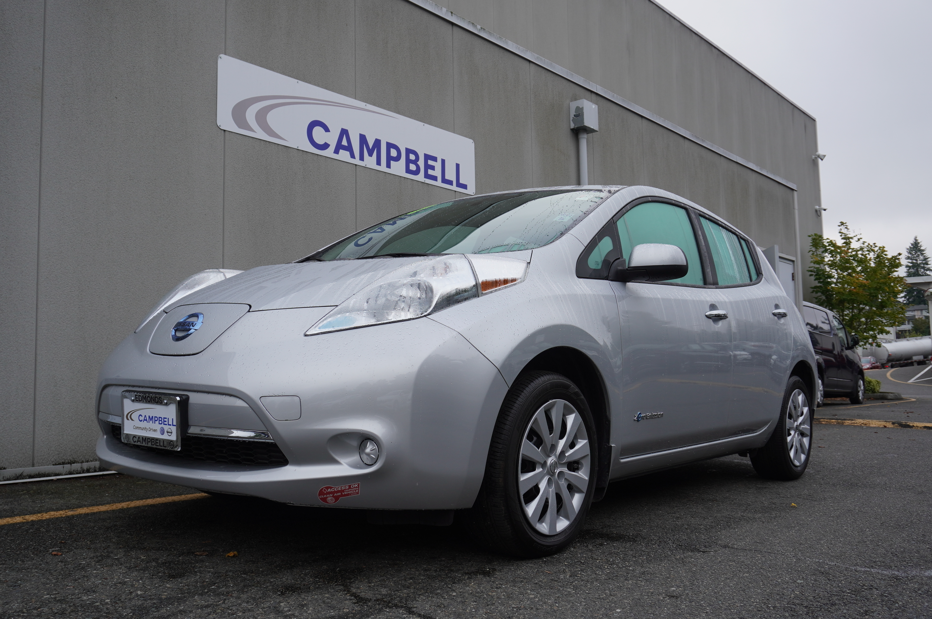 Certified Pre Owned 2017 Nissan Leaf S 4d Hatchback In Everett